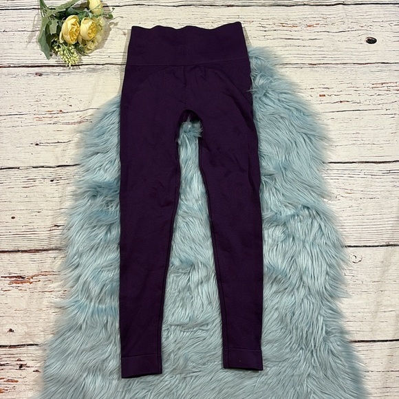 SET ACTIVE Sculptflex Seamless Leggings in Fig Purple - Picture 2 of 8